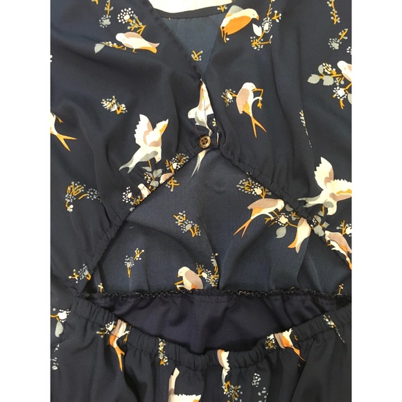 Passport Sparrow Short Sleeve Dress - Picture 13 of 15